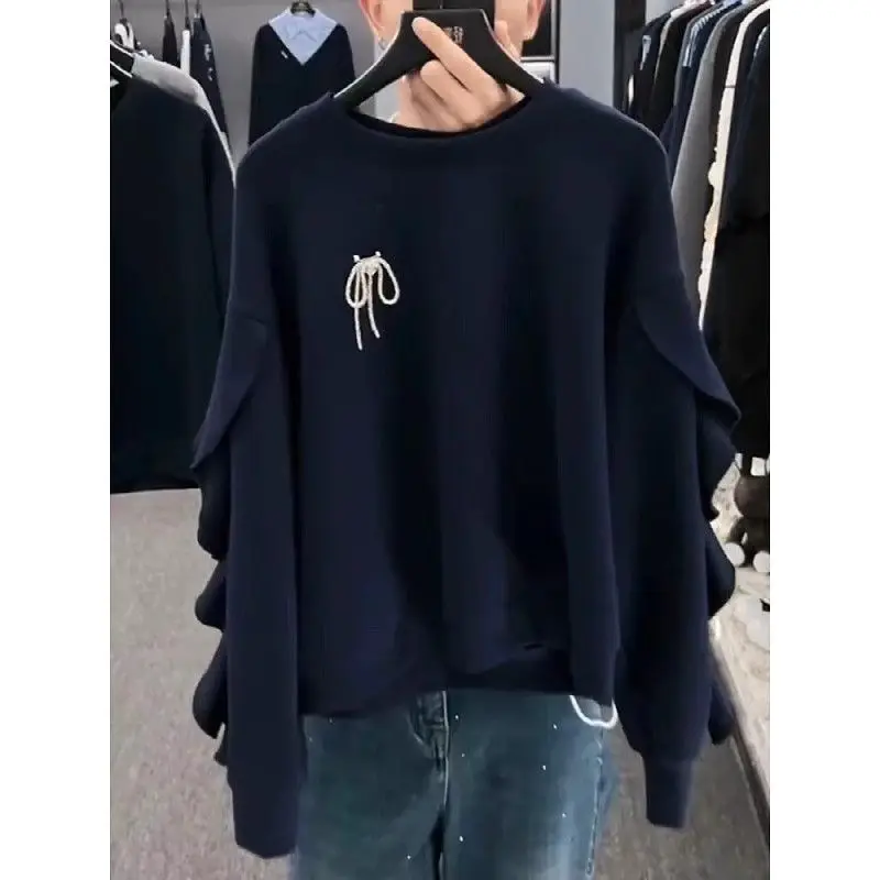 Design Sense Regular Shoulder Round Neck Sweatshirt Loose Fit Slimming Stylish Top For Spring And Autumn
Design Sense Regular Shoulder Round Neck Sweatshirt Loose Fit Slimming Stylish Top For Spring And Autumn