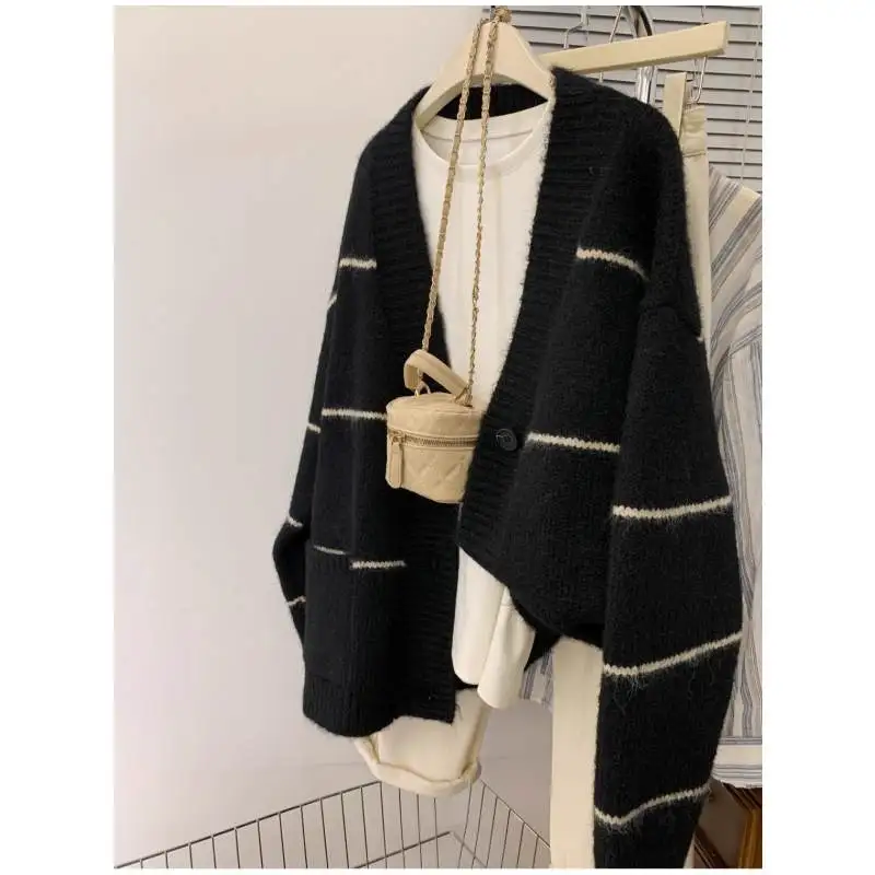 plus Size 300 Pou Striped V-Ne Knitted Open Cardigan Jaet Men's Early Spring American Lazy Sle Haome Sweater
plus Size 300 Pou Striped V-Ne Knitted Open Cardigan Jaet Men's Early Spring American Lazy Sle Haome Sweater