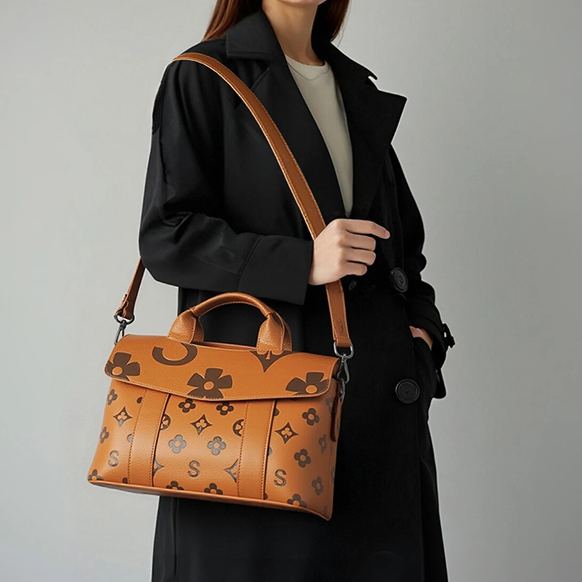 Большая вместительная мягкая женская роскошная сумка из искусственной кожи с цветочным принтом, сумка на плечо с магнитным клапаном и молнией, регулируемый ремень, дорожная сумка для покупок
Большая вместительная мягкая женская роскошная сумка из искусственной кожи с цветочным принтом, сумка на плечо с магнитным клапаном и молнией, регулируемый ремень, дорожная сумка для покупок