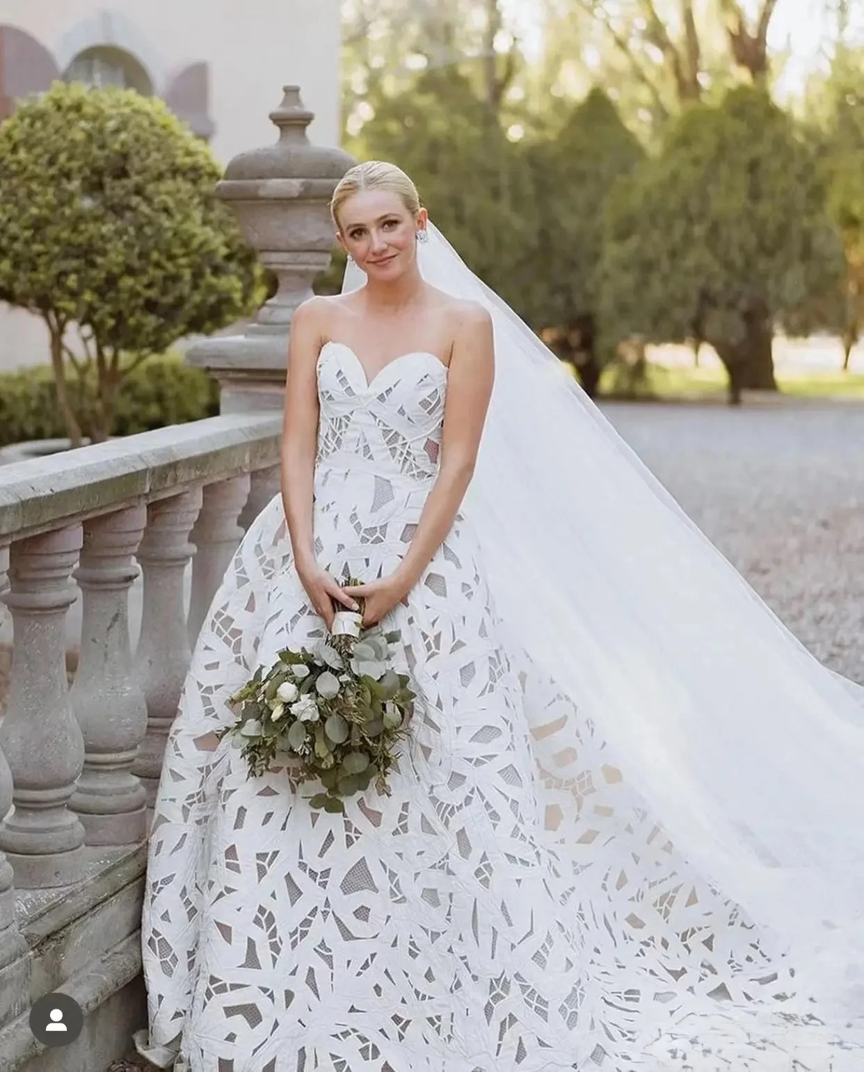 Customized2025Laser Embroidery Wedding Dress Asymmetric Pattern Lace fabric Wedding Dress Bride Gown For Women Vestidos De Novia
Customized2025Laser Embroidery Wedding Dress Asymmetric Pattern Lace fabric Wedding Dress Bride Gown For Women Vestidos De Novia