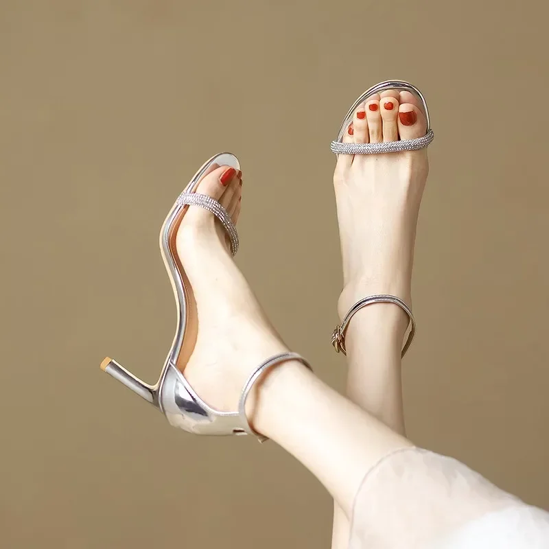 Women's Sandals Pointed Toe Mature Buckle Strap PU 10CM Thin Heels Elegant Party Dress Elegant Woman Heeled Shoes Woman Summer
Women's Sandals Pointed Toe Mature Buckle Strap PU 10CM Thin Heels Elegant Party Dress Elegant Woman Heeled Shoes Woman Summer
