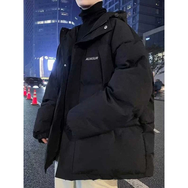 Мужская модная хлопковая куртка-бомбер на зиму, теплая, в стиле Hong Kong Sle Ins, свободного кроя, универсальная, с капюшоном, устойчивая к холоду
Мужская модная хлопковая куртка-бомбер на зиму, теплая, в стиле Hong Kong Sle Ins, свободного кроя, универсальная, с капюшоном, устойчивая к холоду