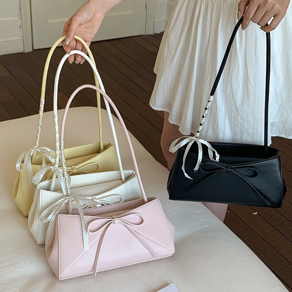 Korean Style Bow Glossy Shoulder Bag for Women Delicate PU Leather Buckle Underarm Bags Daily Work Commuter Temperament Handbags
Korean Style Bow Glossy Shoulder Bag for Women Delicate PU Leather Buckle Underarm Bags Daily Work Commuter Temperament Handbags
