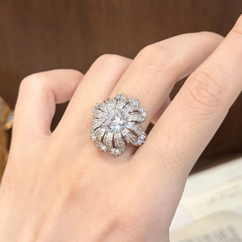 Exquisite Flower Hollowed-out Design Inlaid Zircon Ring Women Wedding Fashion 925 Sterling Silver Jewelry Open Ring Banquet Gift
Exquisite Flower Hollowed-out Design Inlaid Zircon Ring Women Wedding Fashion 925 Sterling Silver Jewelry Open Ring Banquet Gift