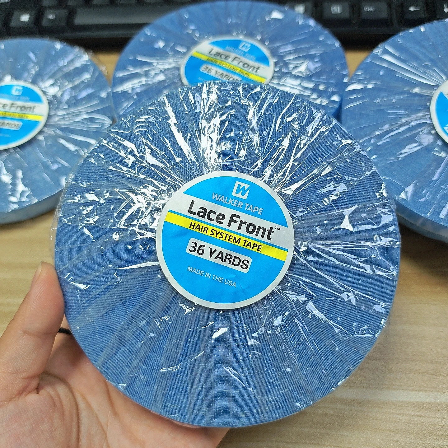 Lace Front Wig Tape 36yards1cm 5/4/3/2/1Roll Glue Waterproof Adhesive Strong Hold Glue Strip For Hair Extension Replaceable Tape
Lace Front Wig Tape 36yards1cm 5/4/3/2/1Roll Glue Waterproof Adhesive Strong Hold Glue Strip For Hair Extension Replaceable Tape