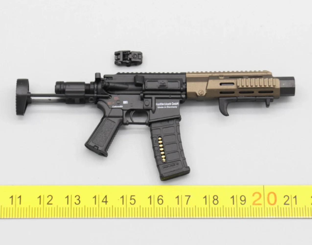 Модель солдата HK416 в масштабе 1/6 M050 MINITIMES для 12-дюймовых фигурок спецназа SAS
Модель солдата HK416 в масштабе 1/6 M050 MINITIMES для 12-дюймовых фигурок спецназа SAS