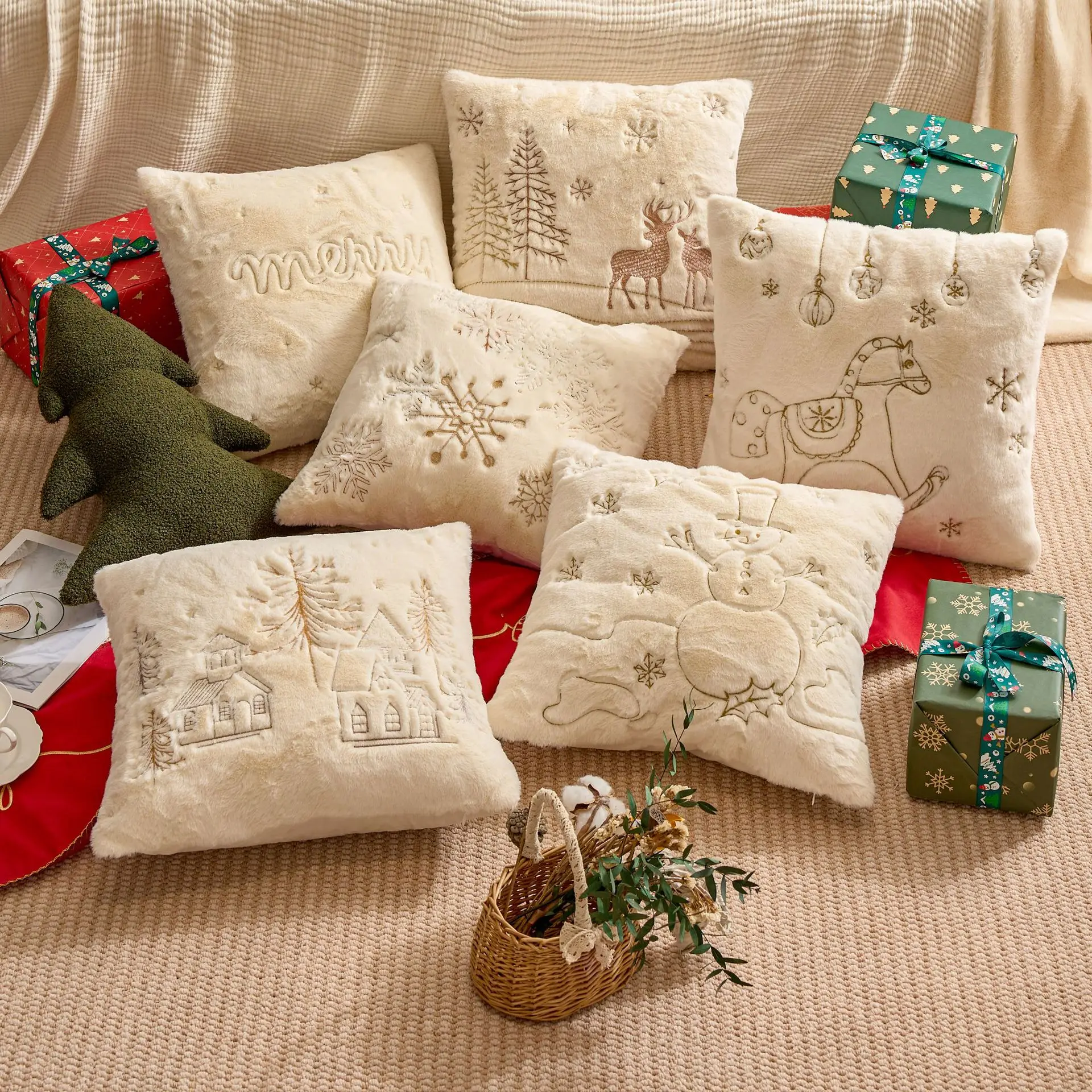 Modern Simple Christmas Solid Color Embroidered Pillow Covers for Sofa Living Room Decor
Modern Simple Christmas Solid Color Embroidered Pillow Covers for Sofa Living Room Decor