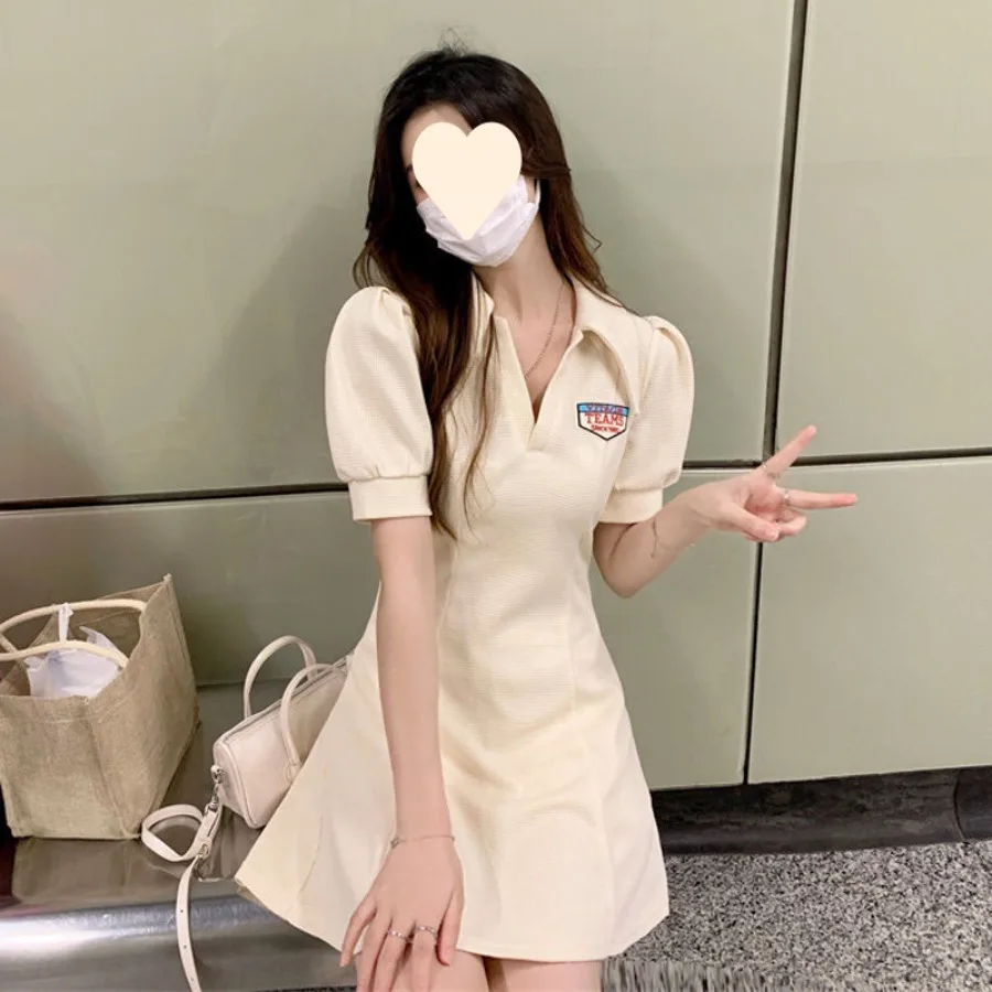 【New style】American retro college style sweet polo-neck short skirt sweet spicy salt small dress closing waist to show slimming
【New style】American retro college style sweet polo-neck short skirt sweet spicy salt small dress closing waist to show slimming