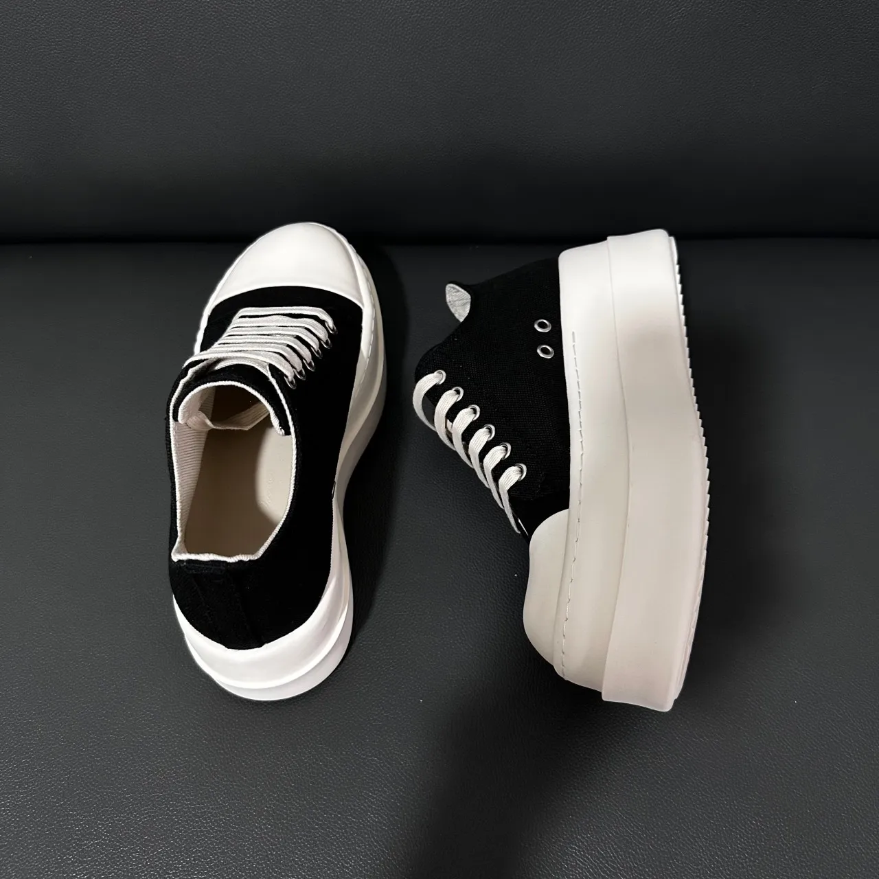 Ro Retro Men Shoe Women Sneaker Black Canvas Low Top Casual Shoes Lace Up 7cm Thick Sole Pantshoes Black Leather Flat Sneakers
Ro Retro Men Shoe Women Sneaker Black Canvas Low Top Casual Shoes Lace Up 7cm Thick Sole Pantshoes Black Leather Flat Sneakers