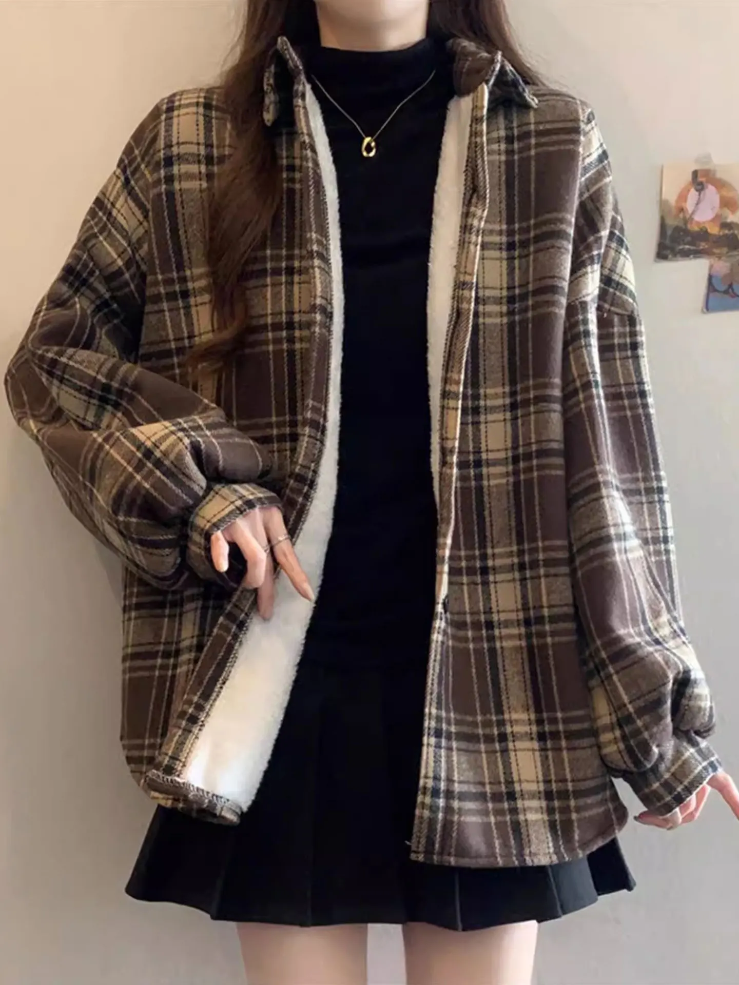 plus Size Women's Plaid Shirt Coat Autumn Winter Thickened Fleece Outerwear Casual Style Korean Fashion Large Clothing
plus Size Women's Plaid Shirt Coat Autumn Winter Thickened Fleece Outerwear Casual Style Korean Fashion Large Clothing