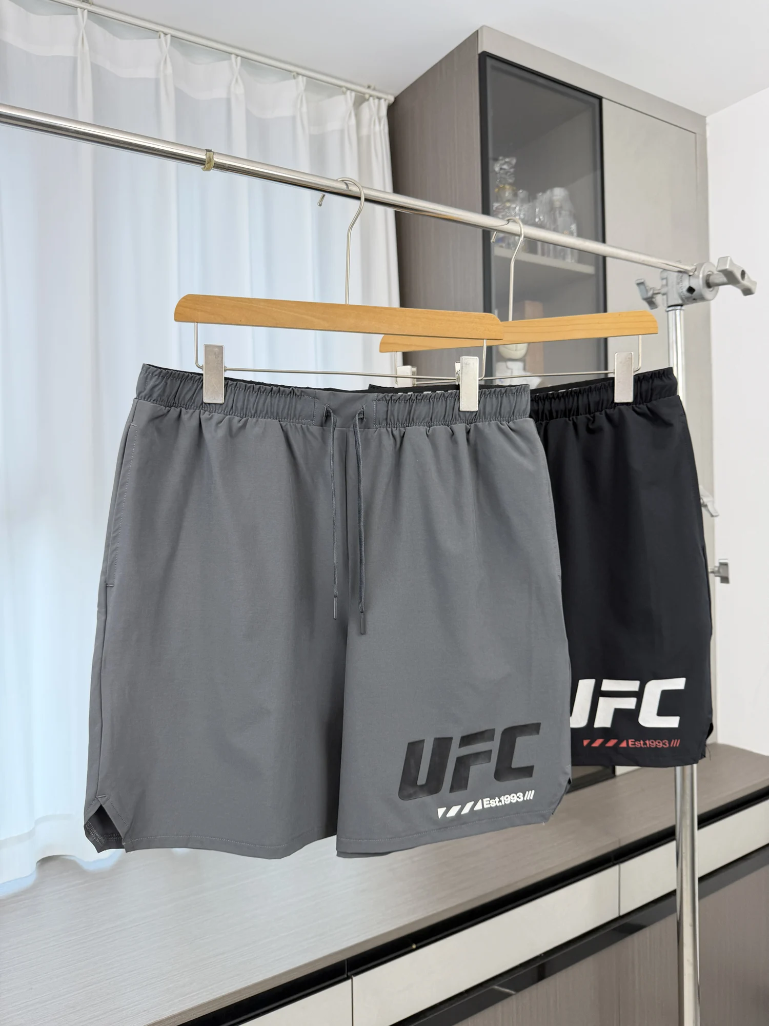 Dry And Breathable Men's Running Shorts Summer Elastic Waist Quick Dry Sports Shorts Casual Loose Fit Youth Trendy Pure Color
Dry And Breathable Men's Running Shorts Summer Elastic Waist Quick Dry Sports Shorts Casual Loose Fit Youth Trendy Pure Color