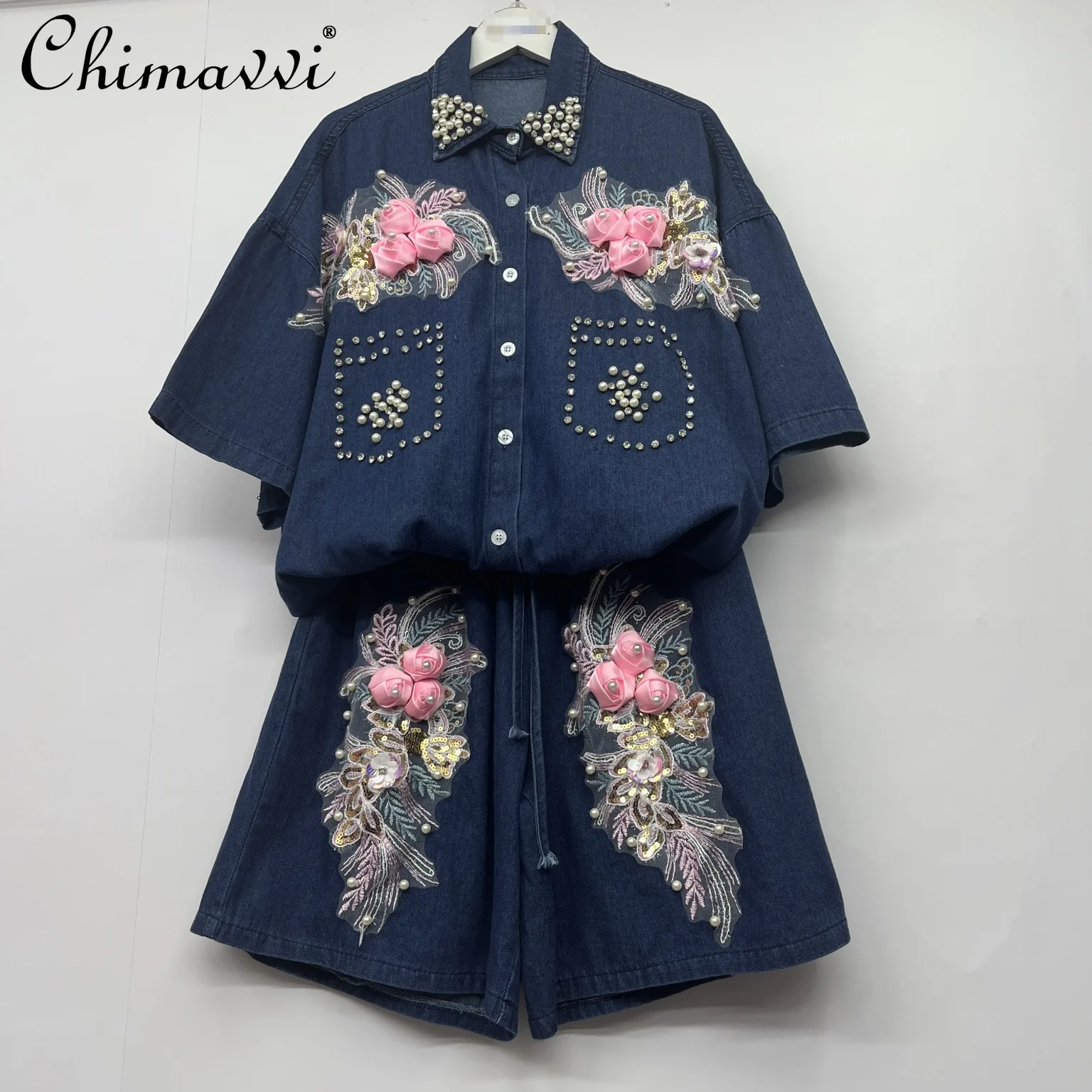 2025 Summer New Fashion Drape Nail Drill Lapel Denim Shirt 3D Flower Straight Wide-leg Denim Shorts Set Women's Two-piece Set
2025 Summer New Fashion Drape Nail Drill Lapel Denim Shirt 3D Flower Straight Wide-leg Denim Shorts Set Women's Two-piece Set