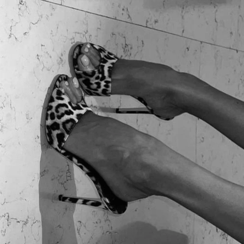 Leopard Slip On Hollow Sandals Peep Toe Thin High Heel Fashionable Sexy Cool Western Summer Woman Shoes Zapatillas Mujer
Leopard Slip On Hollow Sandals Peep Toe Thin High Heel Fashionable Sexy Cool Western Summer Woman Shoes Zapatillas Mujer