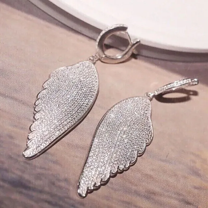 Trendy brand personalized copper ear buckle for women, elegant and luxurious design, new Hong Kong style retro style earrings
Trendy brand personalized copper ear buckle for women, elegant and luxurious design, new Hong Kong style retro style earrings