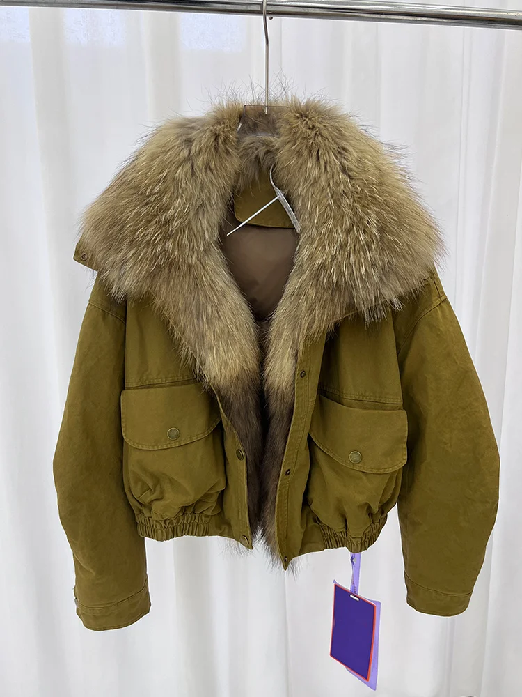 New Fashion Winter Women's Coat Goose Down Jacket Real Raccoon Fur Collar Thick Warm Luxury Outwear Parka Female Denim Coat
New Fashion Winter Women's Coat Goose Down Jacket Real Raccoon Fur Collar Thick Warm Luxury Outwear Parka Female Denim Coat