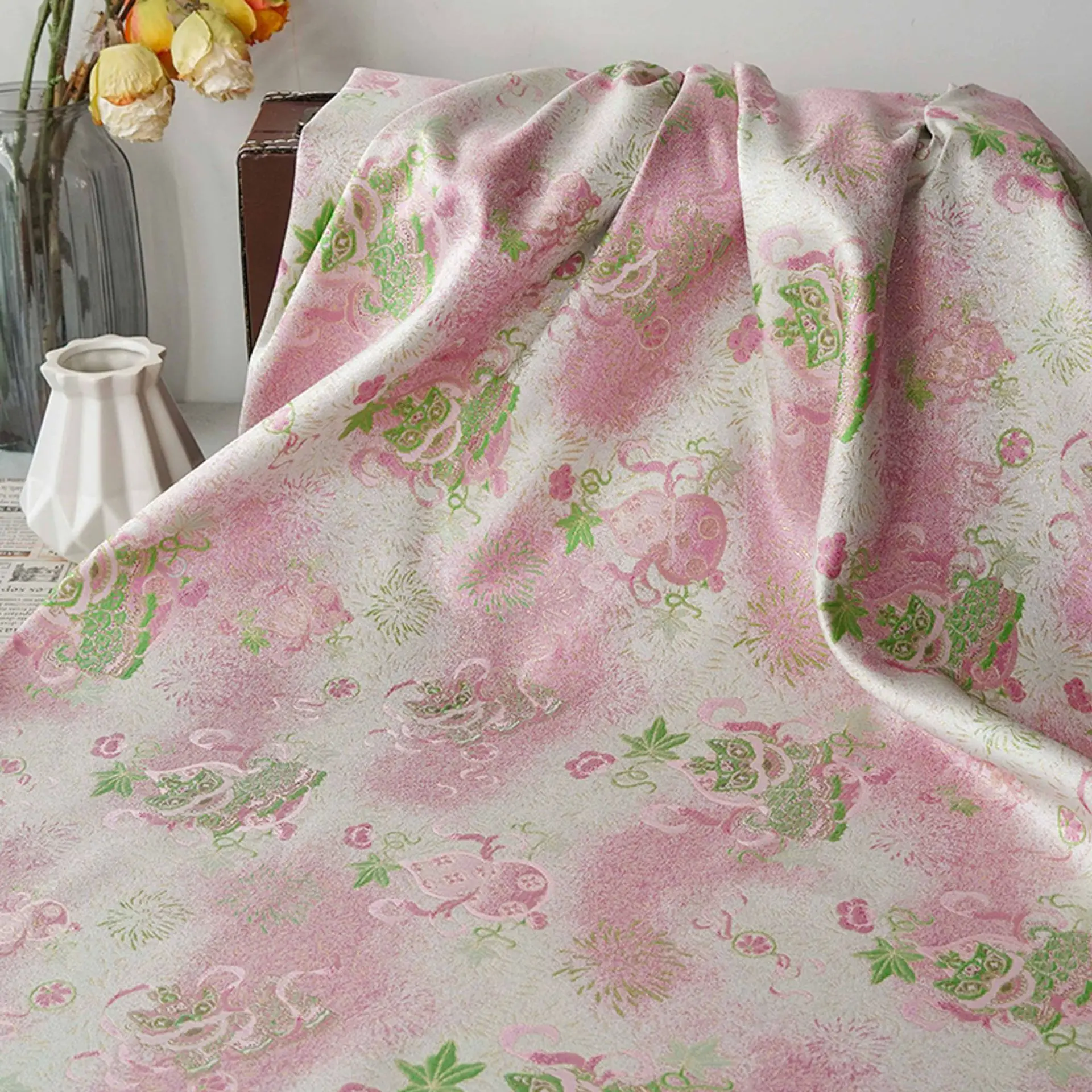 Brocade Jacquard Flower Fabrics Damask for Sewing Dresses Cheongsam Loungewear Suit Lining DIY Sewing Material
Brocade Jacquard Flower Fabrics Damask for Sewing Dresses Cheongsam Loungewear Suit Lining DIY Sewing Material