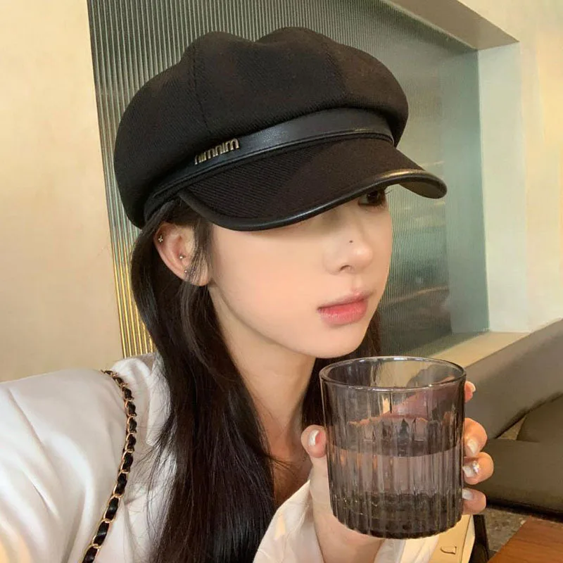 High sense Maillard beret women's 2025 new peaked octagonal cap face-showing little wild painter cap
High sense Maillard beret women's 2025 new peaked octagonal cap face-showing little wild painter cap