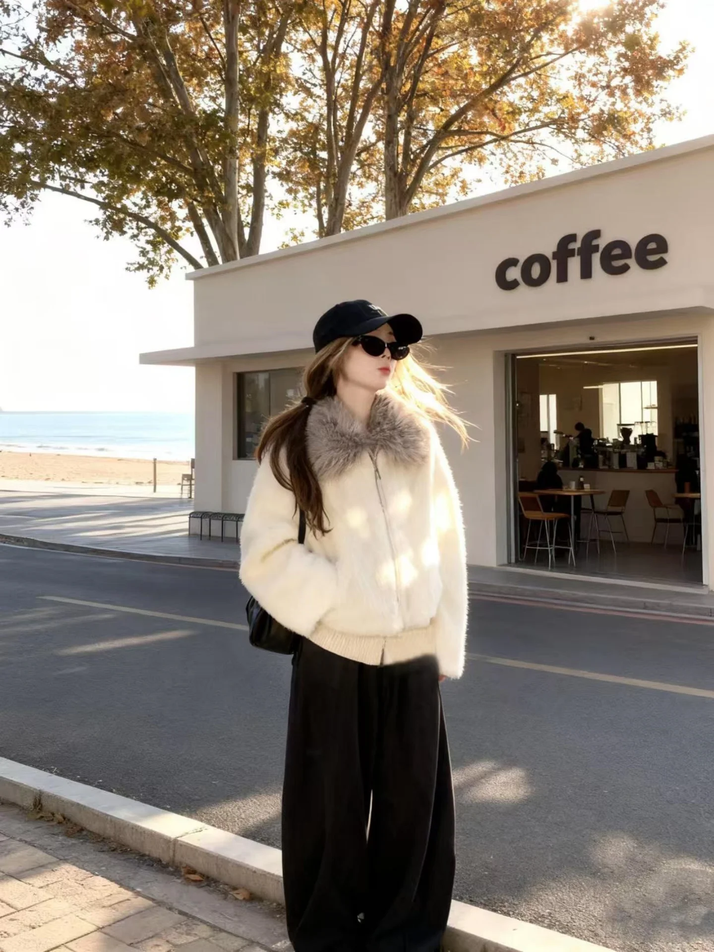 Осень-зима или свободный повседневный женский топ с меховым воротником Jaet с имитацией меха и ребристой подол Faionable Women...
Осень-зима или свободный повседневный женский топ с меховым воротником Jaet с имитацией меха и ребристой подол Faionable Women...