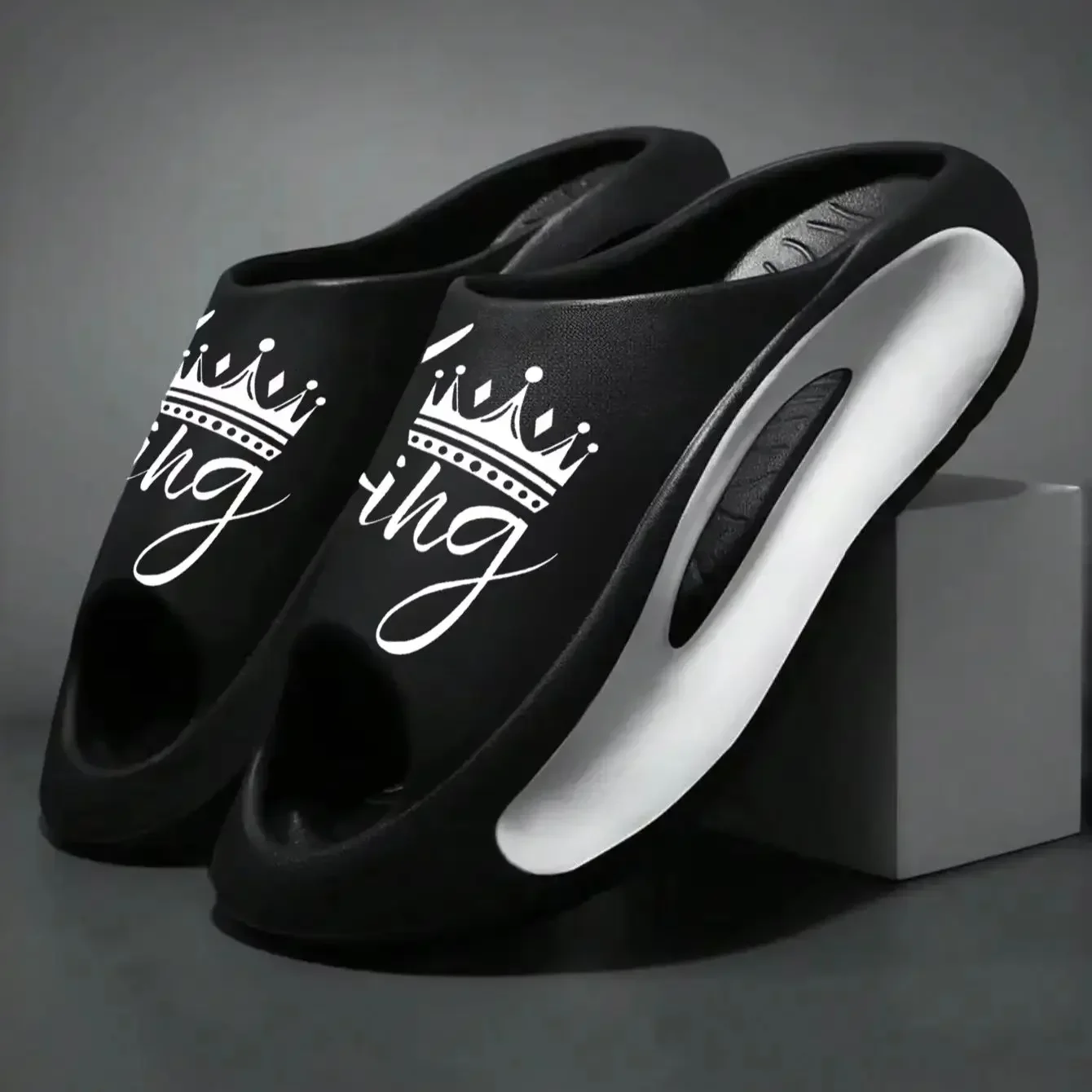 Summer Casual Innovative Design King Unisex Slippers Eva Soft Sole Lightweight Home Slippers High-Quality Exclusive Brand Slippers
Summer Casual Innovative Design King Unisex Slippers Eva Soft Sole Lightweight Home Slippers High-Quality Exclusive Brand Slippers