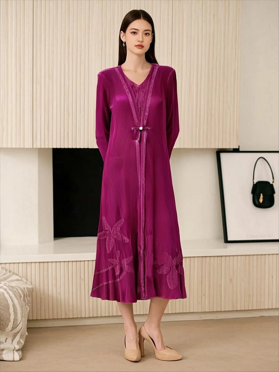 Miyake Fold Spring and Autumn 2025 Retro Fashion V-neck Dress Casual Elegant Loose Large Long Sleeve Medium Long Dress Pleat
Miyake Fold Spring and Autumn 2025 Retro Fashion V-neck Dress Casual Elegant Loose Large Long Sleeve Medium Long Dress Pleat