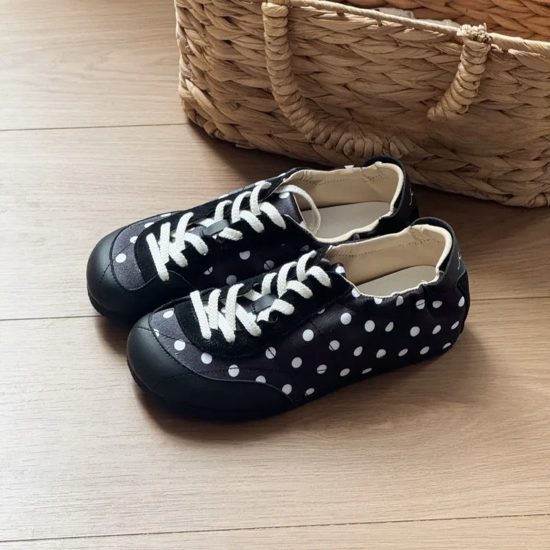 New Women Shoes Exquisite Genuine Leather Casual Shoes for Woman Fashion Round Head Chunky Sneakers Designer Shoes Zapatos Mujer
New Women Shoes Exquisite Genuine Leather Casual Shoes for Woman Fashion Round Head Chunky Sneakers Designer Shoes Zapatos Mujer