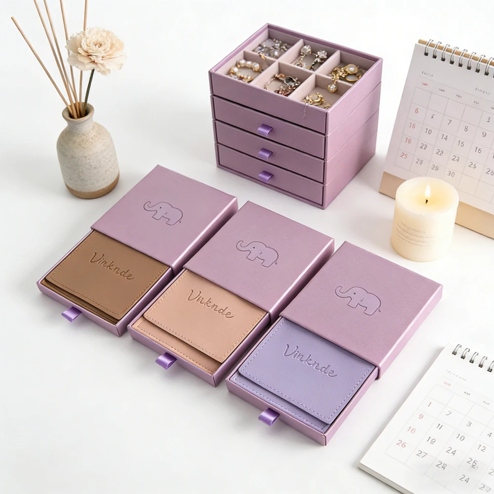 Набор из 50 штук: подарочные коробки для ювелирных изделий с индивидуальной гравировкой, выдвижным ящиком, из искусственной кожи, с пылезащитными мешочками, для демонстрации свадебных серег, для розничной торговли
Набор из 50 штук: подарочные коробки для ювелирных изделий с индивидуальной гравировкой, выдвижным ящиком, из искусственной кожи, с пылезащитными мешочками, для демонстрации свадебных серег, для розничной торговли