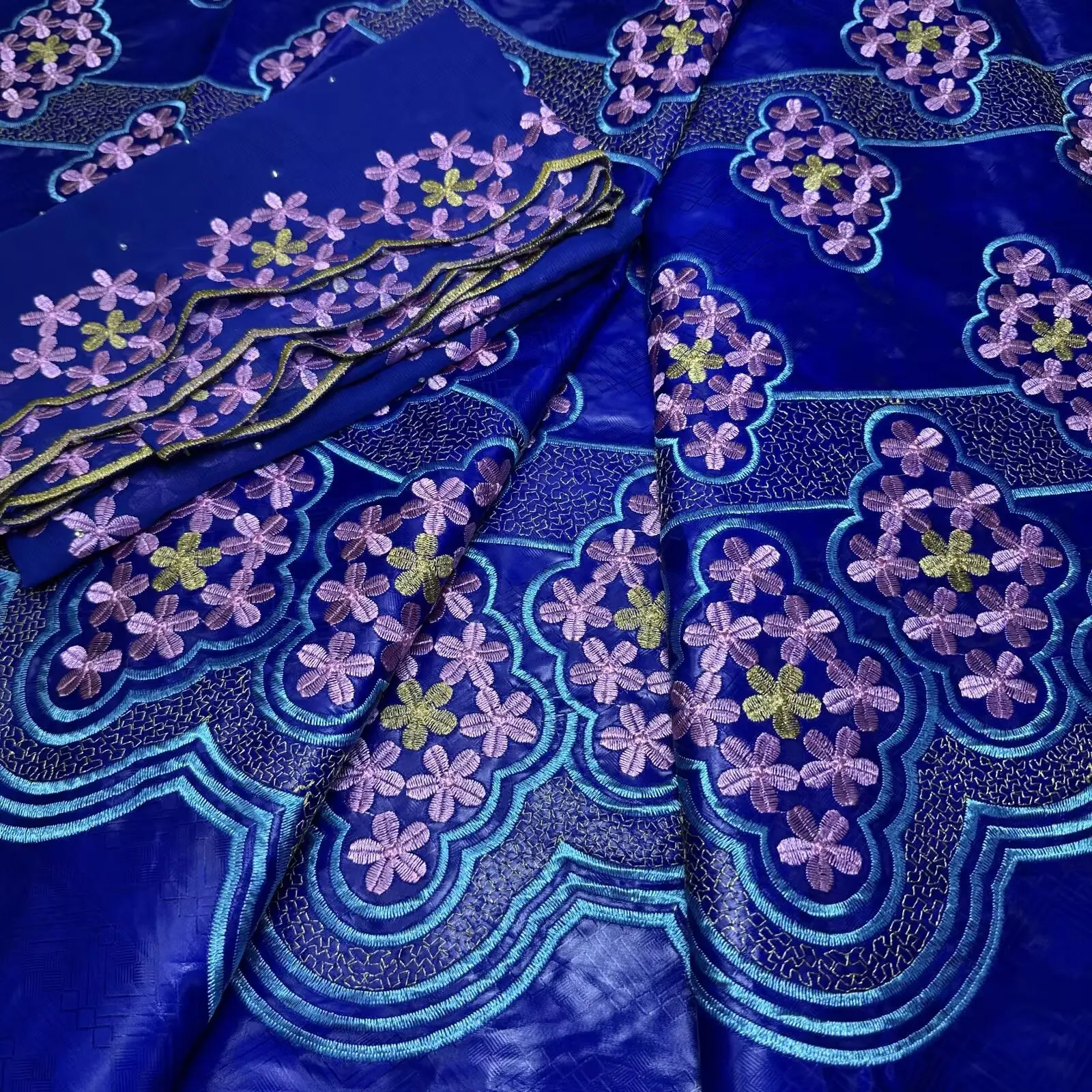 New 5+2 Yards 100% Cotton African Jacquard Basin Dress Fabric High Quality Soft Touch Bazin Riche Perfume Damask Material 16A87
New 5+2 Yards 100% Cotton African Jacquard Basin Dress Fabric High Quality Soft Touch Bazin Riche Perfume Damask Material 16A87