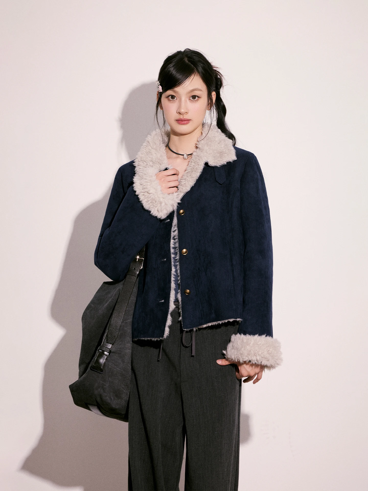 Теплая замшевая куртка с мехом для женщин, приталенная, осенне-зимняя, из искусственной кожи, с интегрированной подкладкой, цвет Deep Sea Corridor
Теплая замшевая куртка с мехом для женщин, приталенная, осенне-зимняя, из искусственной кожи, с интегрированной подкладкой, цвет Deep Sea Corridor