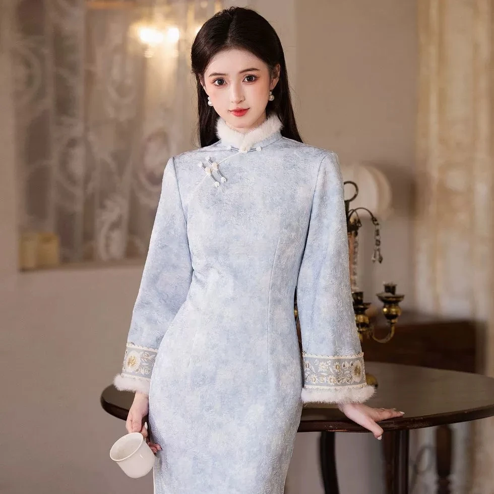 2026 женский винтажный комбинезон Cheongsam с длинными рукавами и вышивкой на талии, длинная юбка
2026 женский винтажный комбинезон Cheongsam с длинными рукавами и вышивкой на талии, длинная юбка