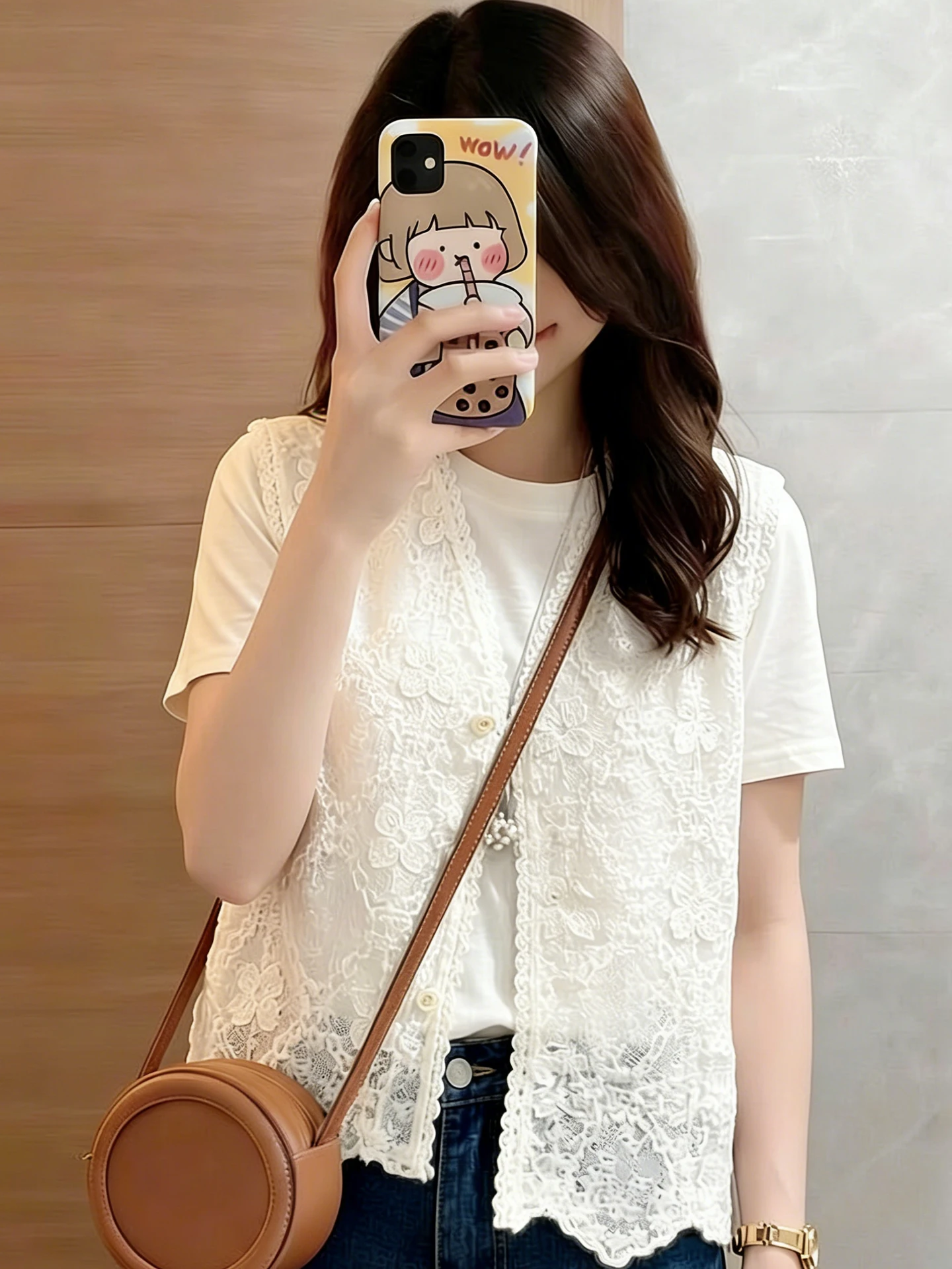 Elegant Lace Splice Sleeveless Vest Top Women's Fashion Layering Summer 2026 Commute Style Straight Cut Korean Brand
Elegant Lace Splice Sleeveless Vest Top Women's Fashion Layering Summer 2026 Commute Style Straight Cut Korean Brand