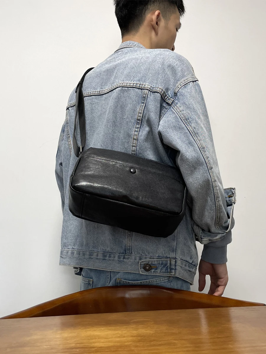 casual handmade vegetable tanned cowhide men's shoulder bag outdoor travel designer luxury genuine leather black crossbody bag
casual handmade vegetable tanned cowhide men's shoulder bag outdoor travel designer luxury genuine leather black crossbody bag