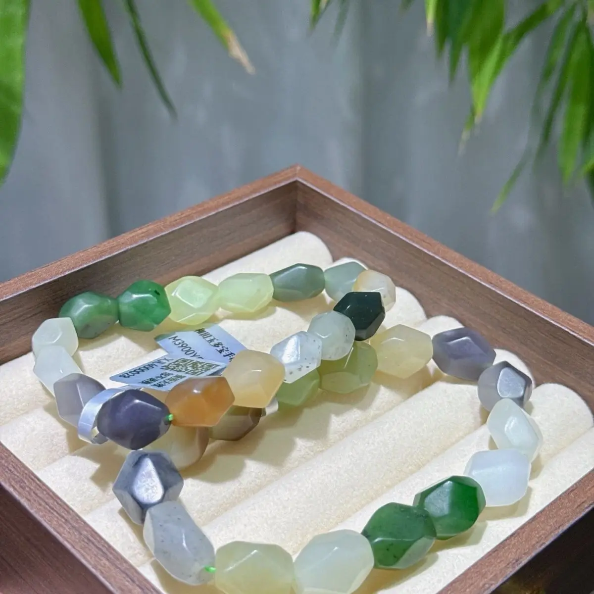 Bottom fishing price pick up leaks! Natural Hetian jade with shape Duobao bracelet clear water smoke purple sugar jade jasper br
Bottom fishing price pick up leaks! Natural Hetian jade with shape Duobao bracelet clear water smoke purple sugar jade jasper br