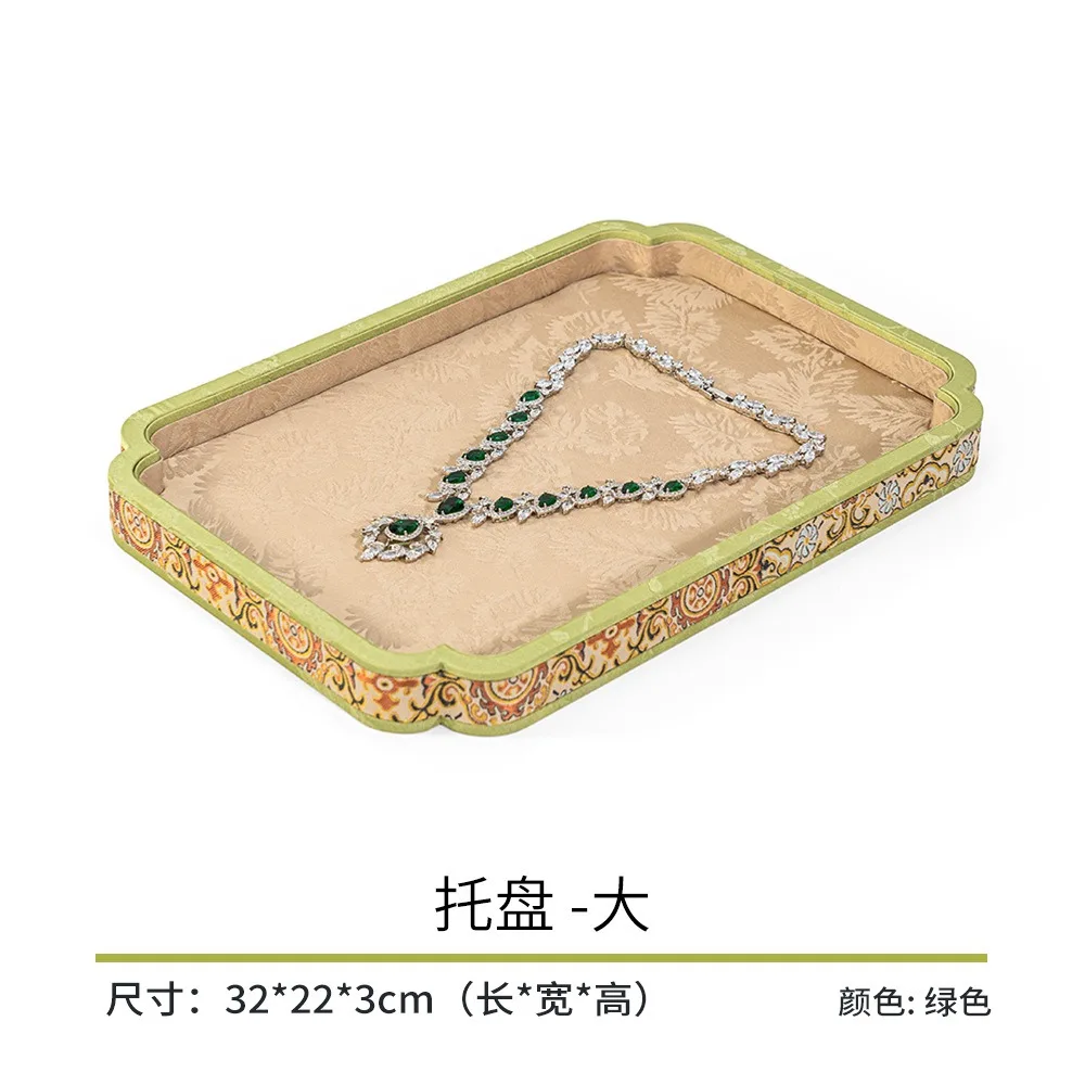 Palace Embroidery Jewelry Tray – Chinese Silk Display for Bracelet, Jade, Necklace, Islamic Gift for Her
Palace Embroidery Jewelry Tray – Chinese Silk Display for Bracelet, Jade, Necklace, Islamic Gift for Her