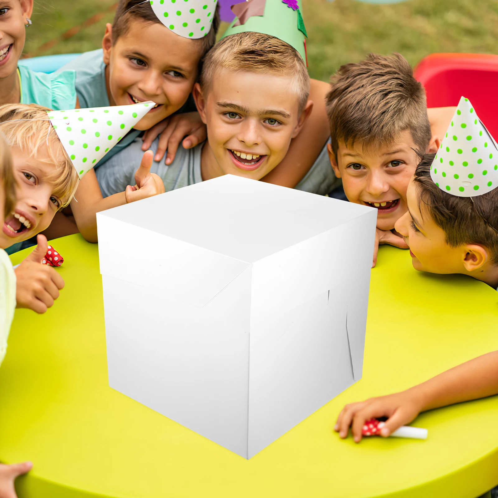 White Foldable 30.5x30.5x30.5cm Cake Boxes Birthday Baking Pastry Packaging Square Container Party Camping Use Safe Practical
White Foldable 30.5x30.5x30.5cm Cake Boxes Birthday Baking Pastry Packaging Square Container Party Camping Use Safe Practical