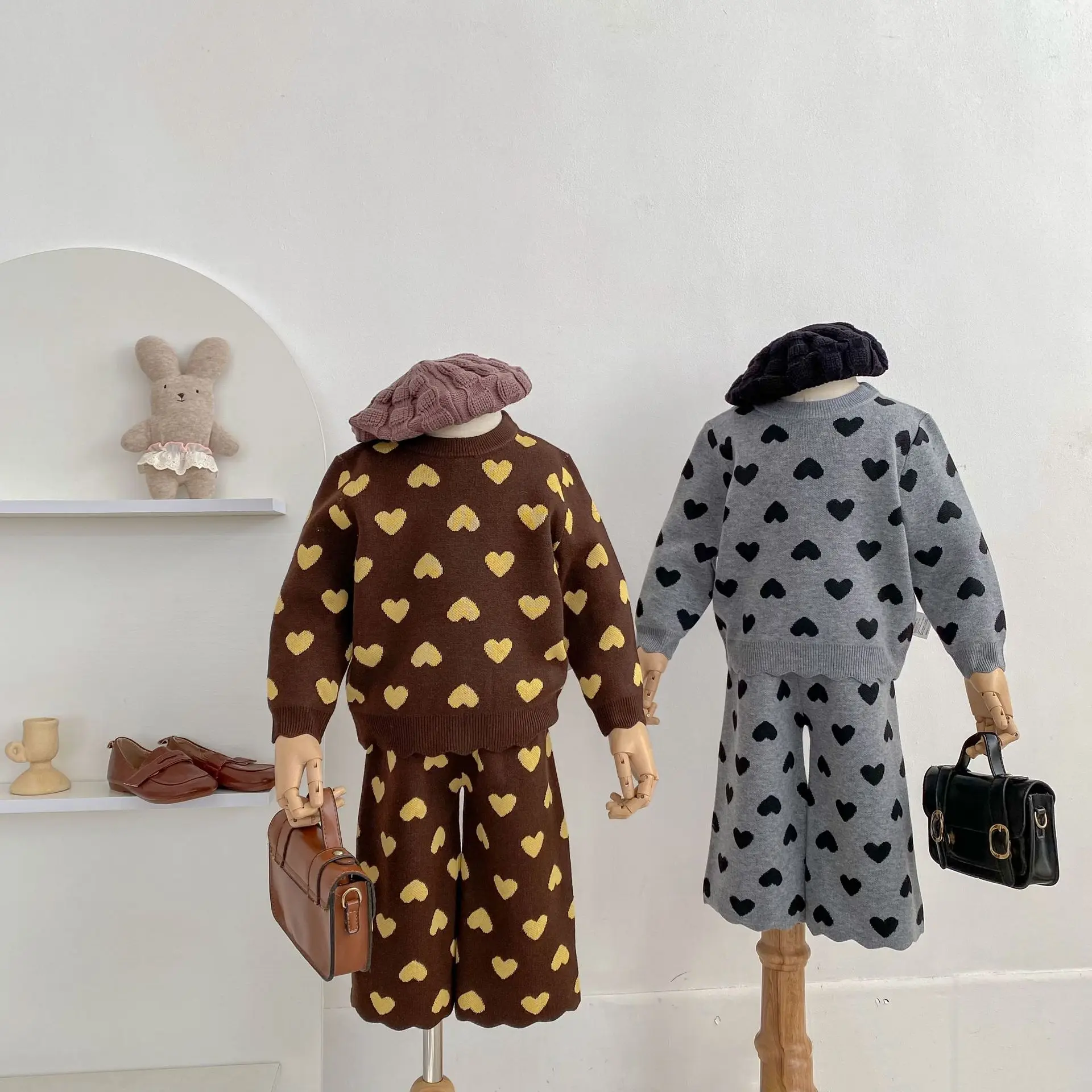 2026 Spring New Children Long Sleeve Clothes Set Girls Fashion Heart Sweater + Trousers 2pcs Pants Suit Kids Casual Outfits
2026 Spring New Children Long Sleeve Clothes Set Girls Fashion Heart Sweater + Trousers 2pcs Pants Suit Kids Casual Outfits