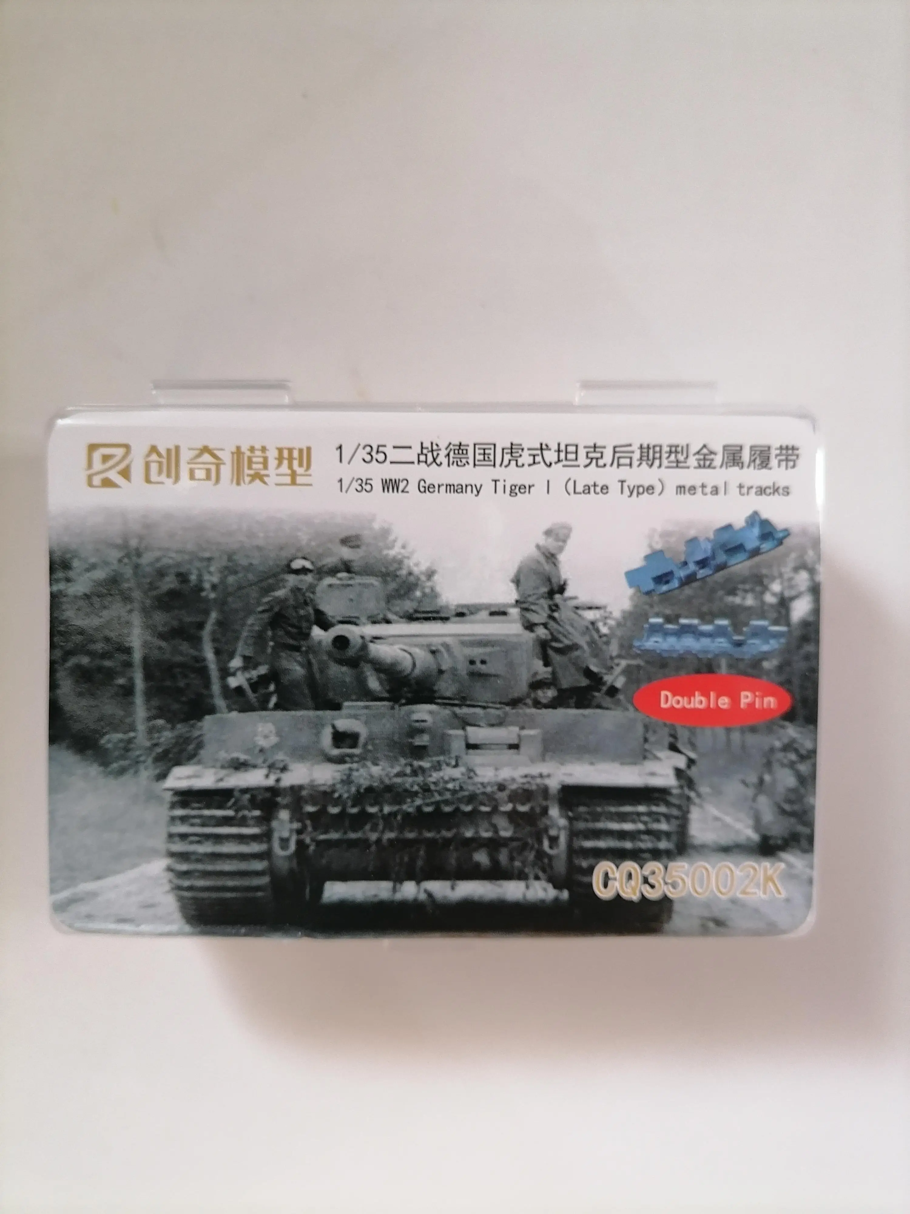 Модель R 35002K 1/35 времен Второй мировой войны, Германия, Tiger I, модель late TypeTank, металлическая трек и булавка для сборки
Модель R 35002K 1/35 времен Второй мировой войны, Германия, Tiger I, модель late TypeTank, металлическая трек и булавка для сборки