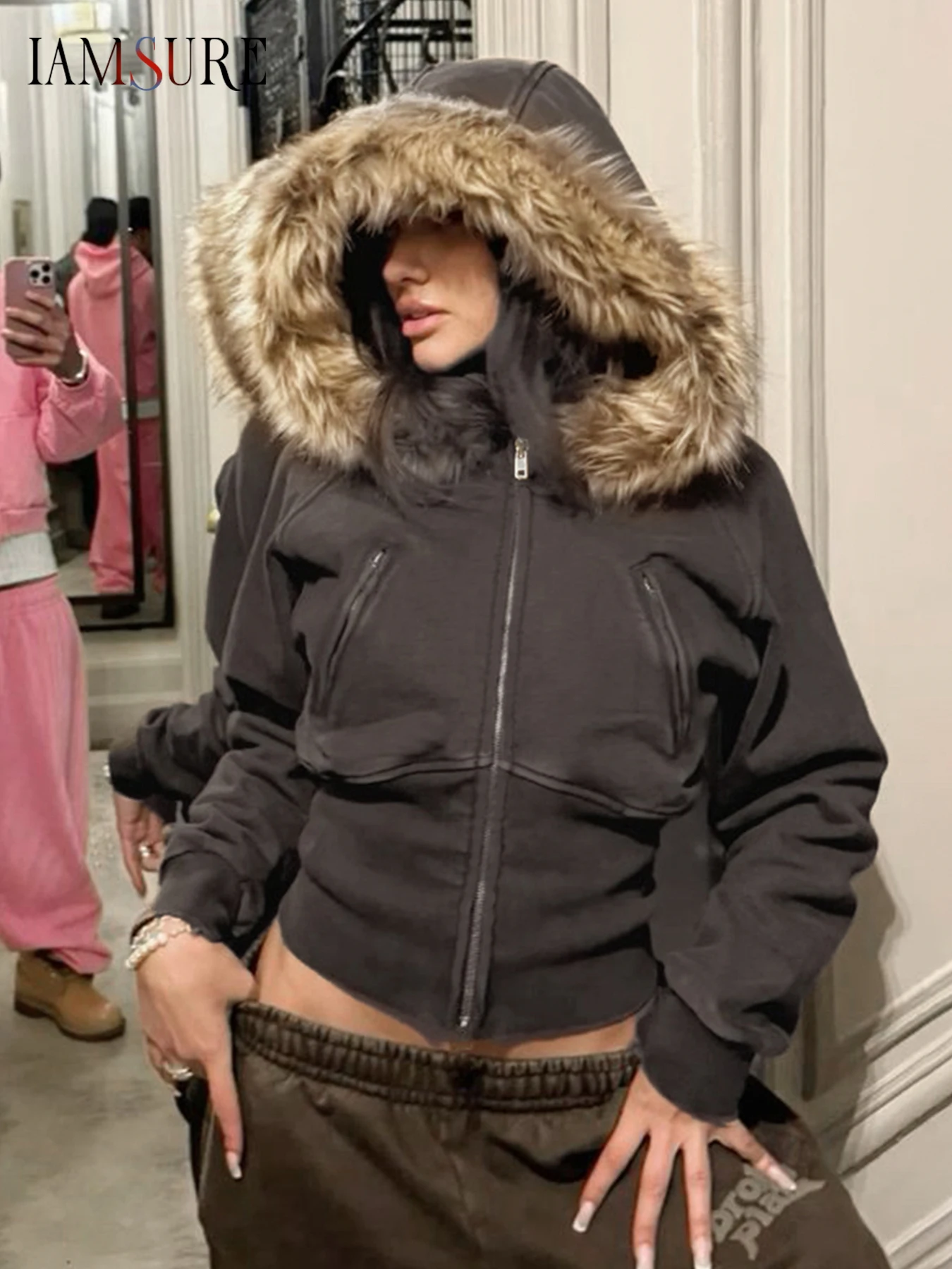 IAMSURE Sporty Activewear Casual Fur Trim Hoodies Slim Zipper Long Sleeve Sweatshirt Coats Women 2025 Autumn Winter Fashion Lady
IAMSURE Sporty Activewear Casual Fur Trim Hoodies Slim Zipper Long Sleeve Sweatshirt Coats Women 2025 Autumn Winter Fashion Lady