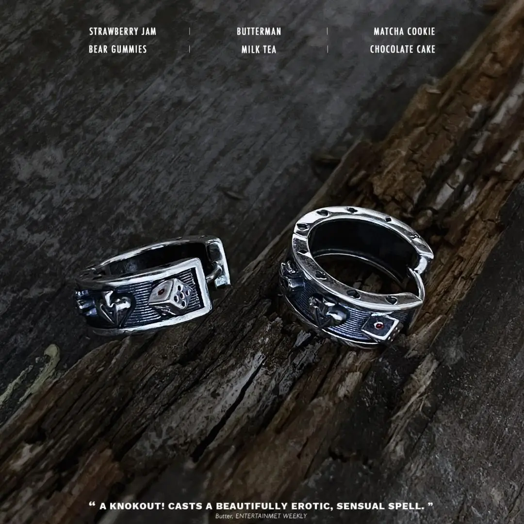 Poker suit dice round ear buckle retro niche earrings for women light luxury earrings for women
Poker suit dice round ear buckle retro niche earrings for women light luxury earrings for women