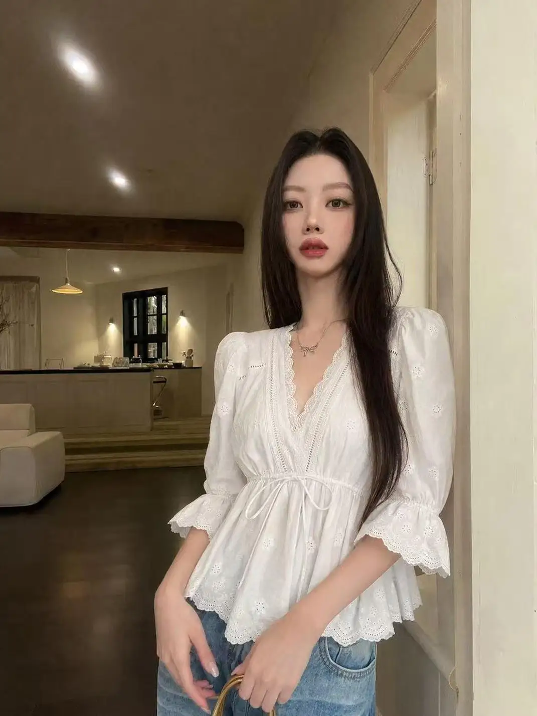 Elegant Embroidered Lace V-Neck Mid-Sleeve Shirt Women's Summer 2026 New Waist-Cinching Belted Bell Sleeve Top Korean Style
Elegant Embroidered Lace V-Neck Mid-Sleeve Shirt Women's Summer 2026 New Waist-Cinching Belted Bell Sleeve Top Korean Style