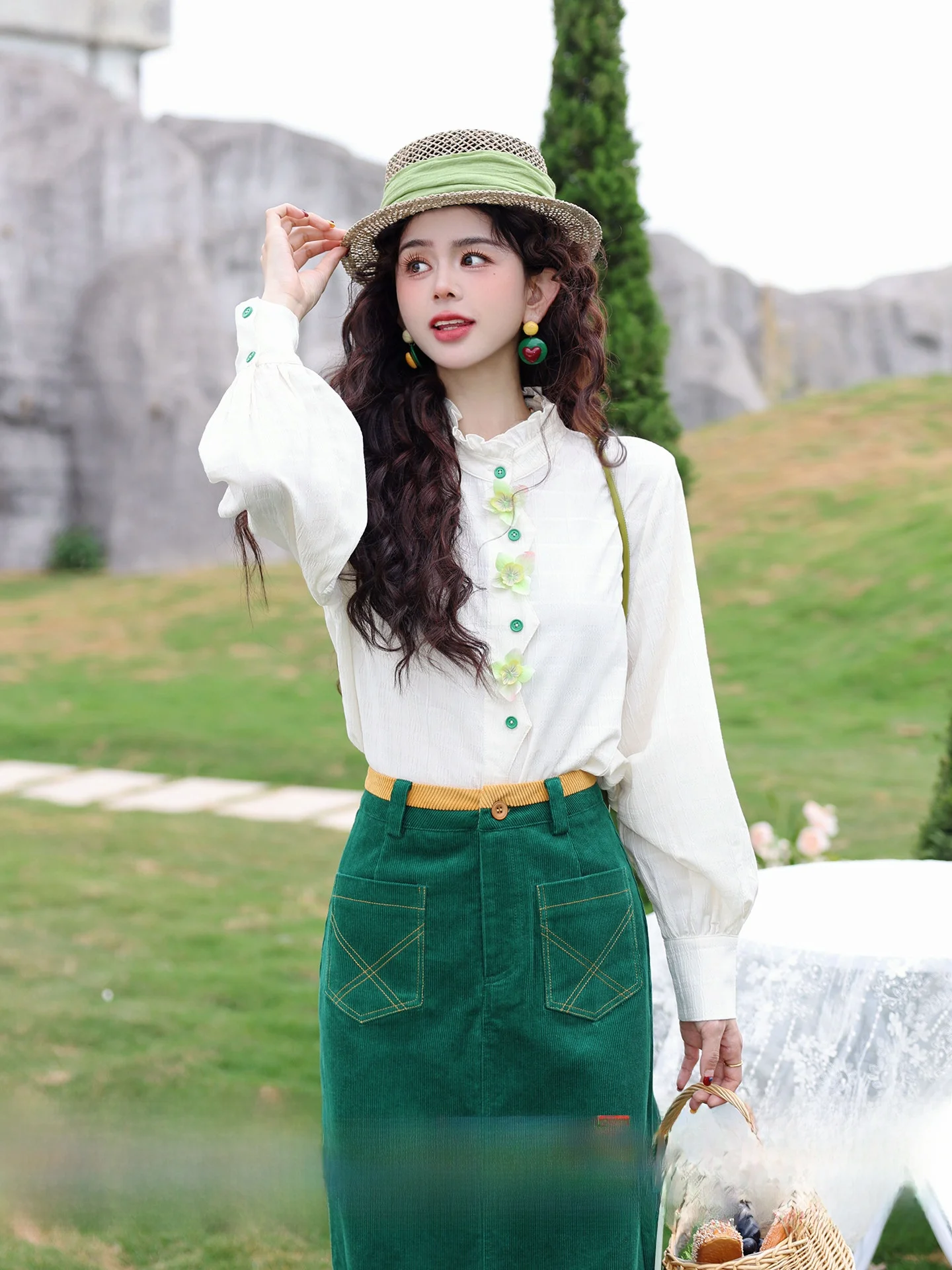 Chen Jiajie Gentle Wind Shirt Women's Style Elegant Fairy-like Spring Fashionable Top Polyester Fiber Long Sleeve round Neck
Chen Jiajie Gentle Wind Shirt Women's Style Elegant Fairy-like Spring Fashionable Top Polyester Fiber Long Sleeve round Neck