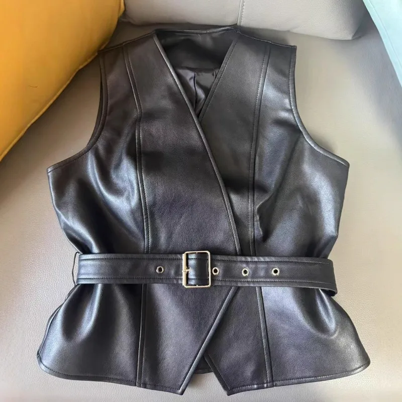 Классический черный кожаный жилет, женские куртки из искусственной кожи без рукавов с v-образным вырезом, элегантная женская верхняя одежда с поясом, модная женская одежда
Классический черный кожаный жилет, женские куртки из искусственной кожи без рукавов с v-образным вырезом, элегантная женская верхняя одежда с поясом, модная женская одежда
