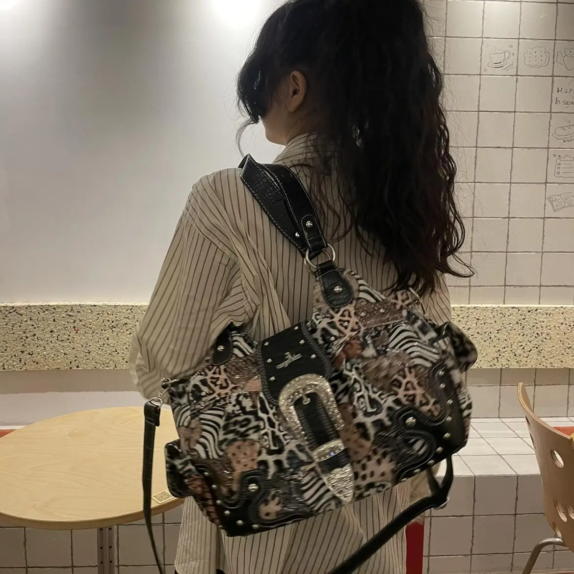 Millennium Trendy Leopard Print Large Capaci Underarm Bag Street Sle Hot Girl Crossbody Bag Modern Neutral PU Leather
Millennium Trendy Leopard Print Large Capaci Underarm Bag Street Sle Hot Girl Crossbody Bag Modern Neutral PU Leather