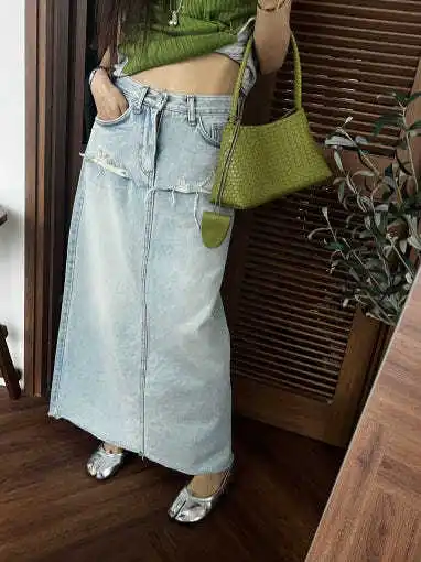 High Waist A-Line Skirt Women's Fashion Retro Distressed Patchwork Design Denim Skirts Back Split Long Skirts
High Waist A-Line Skirt Women's Fashion Retro Distressed Patchwork Design Denim Skirts Back Split Long Skirts