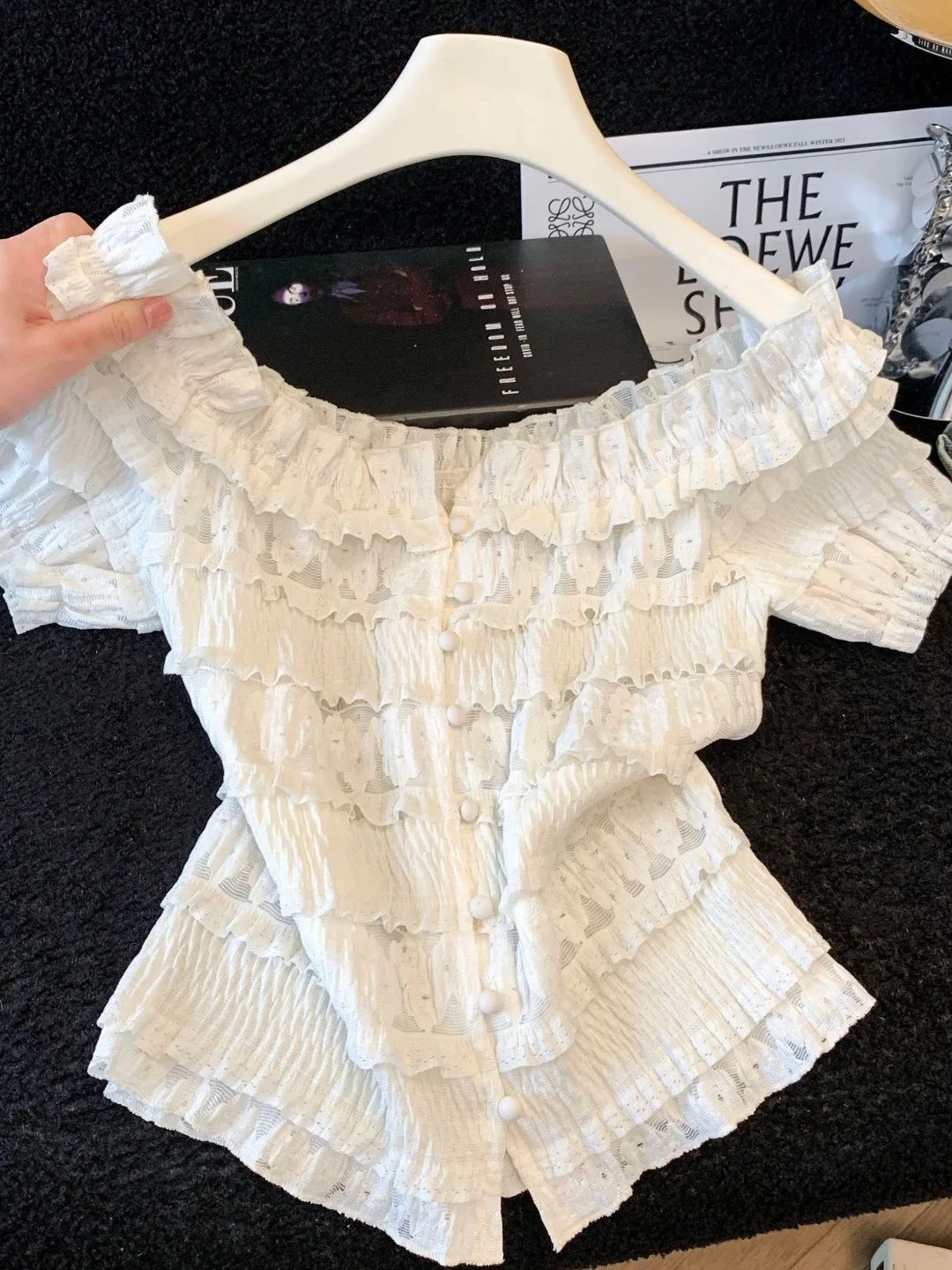 Sweet Style Heavy Embroidery Lace Shirt Women Summer round Neck Shoulder Bared Short Sleeve T Shirt Fashionable Ruffle Top
Sweet Style Heavy Embroidery Lace Shirt Women Summer round Neck Shoulder Bared Short Sleeve T Shirt Fashionable Ruffle Top