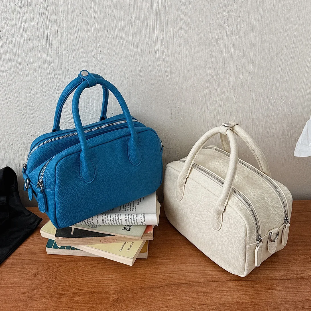 Temperament Blue Handbag 2026 New Versatile Single Shoulder Crossbody Bags Trxture PU Elegant Women's Banquet Bags
Temperament Blue Handbag 2026 New Versatile Single Shoulder Crossbody Bags Trxture PU Elegant Women's Banquet Bags