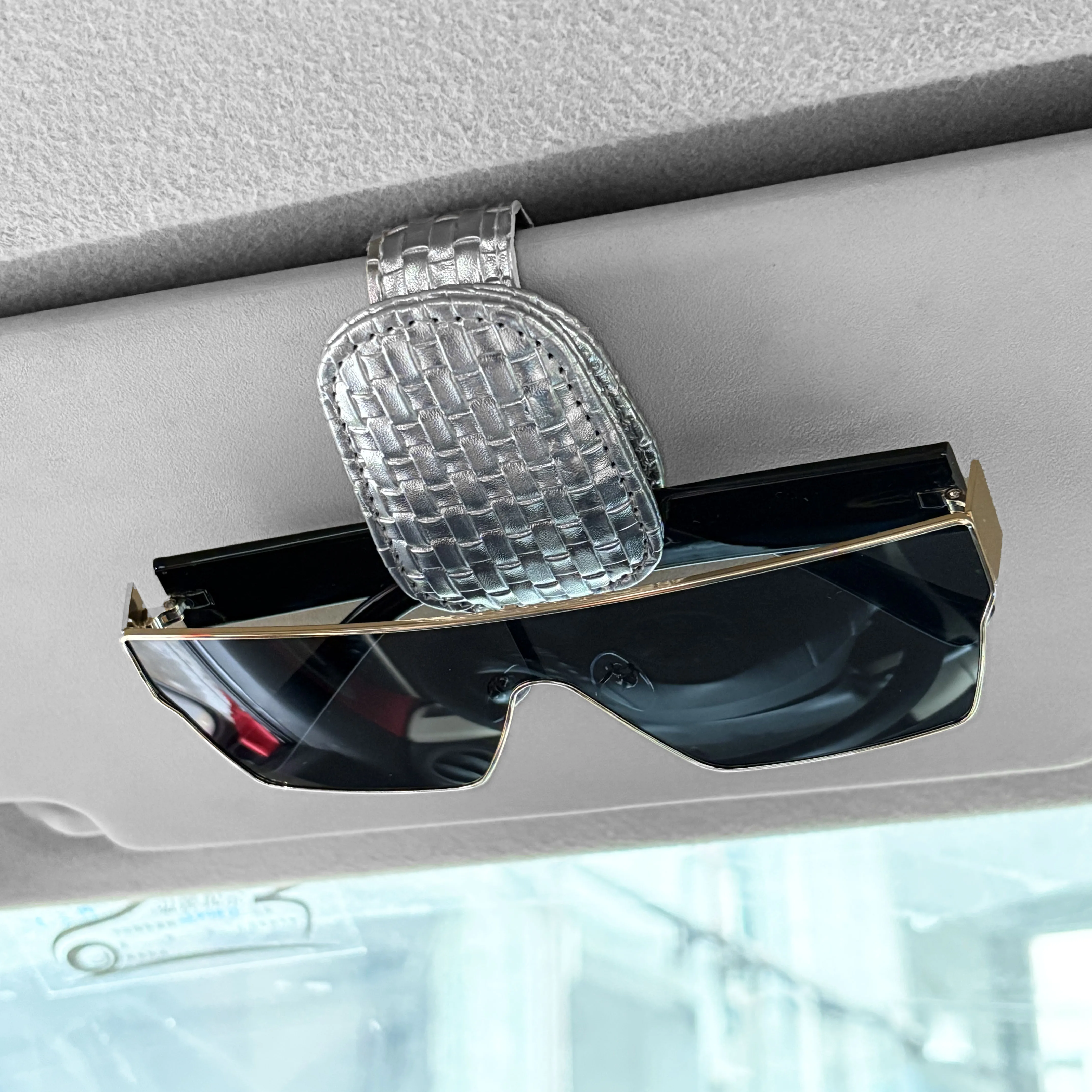 woven grass pattern Car Sunglasses Holder for Car Sunshades Magnetic Sun Visor glasses Holder Ticket Clip interior Accessories
woven grass pattern Car Sunglasses Holder for Car Sunshades Magnetic Sun Visor glasses Holder Ticket Clip interior Accessories