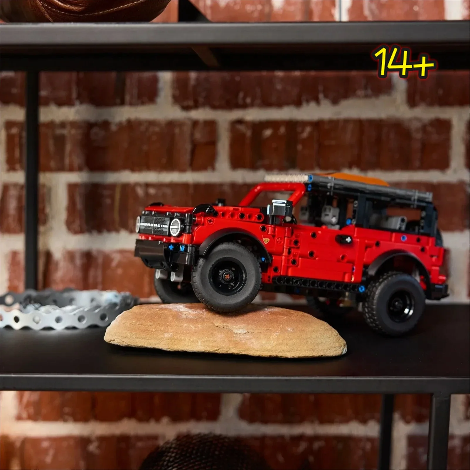 Новый конструктор Disney 42213: Премиальный внедорожник Ford Bronco, красная модель, коллекционный декор для дома и подарок для автолюбителей
Новый конструктор Disney 42213: Премиальный внедорожник Ford Bronco, красная модель, коллекционный декор для дома и подарок для автолюбителей