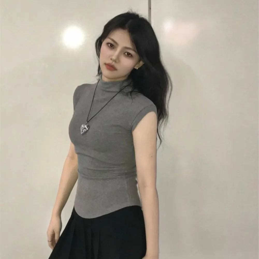 Women's Summer Sexy Ultra Short Sleeve Half Turtle Neck T-Shirt Top Solid Color Slim Fit Pullover Casual Women's Street T-Shirt
Women's Summer Sexy Ultra Short Sleeve Half Turtle Neck T-Shirt Top Solid Color Slim Fit Pullover Casual Women's Street T-Shirt