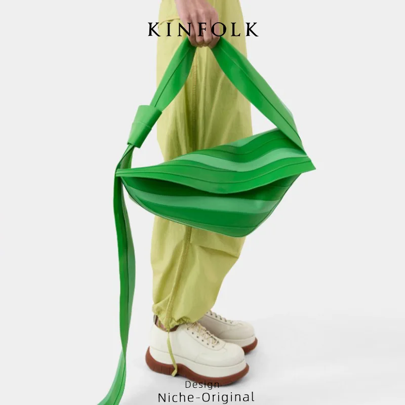Fashion Contrasting Sports Handbag New Stripe Design Large Capacity Versatile Crossbody Bag Personalized Women's Shoulder Bags
Fashion Contrasting Sports Handbag New Stripe Design Large Capacity Versatile Crossbody Bag Personalized Women's Shoulder Bags