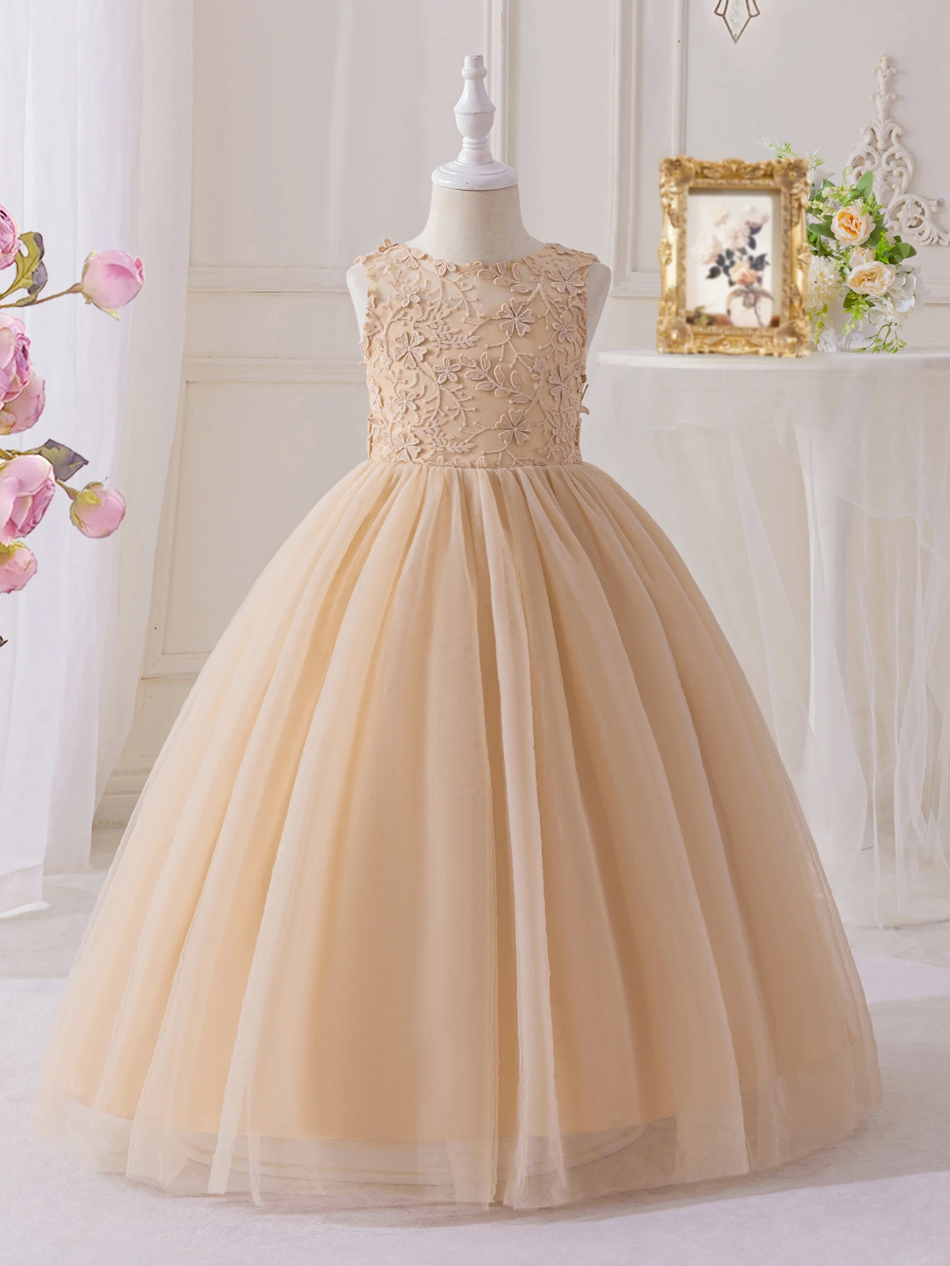 Champagne Dress Tulle Satin Floral Appliques Lace Elegant Wedding Party Princess Toddler Gown Dress
Champagne Dress Tulle Satin Floral Appliques Lace Elegant Wedding Party Princess Toddler Gown Dress